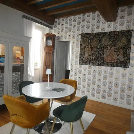 Bel Beaune (Cote d'Or)